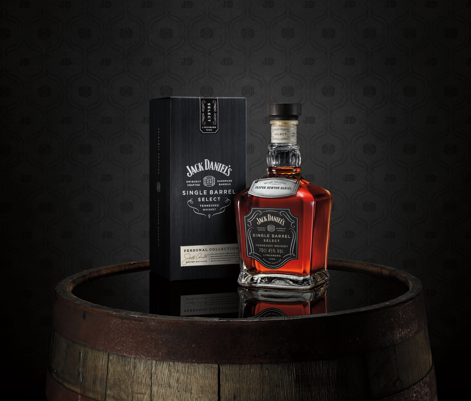 A bottle of Jack Daniel's Single Barrel Select beside its packaging.